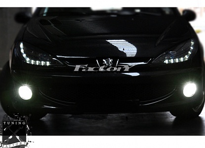 Фары с ходовыми огнями для Peugeot 206, черные